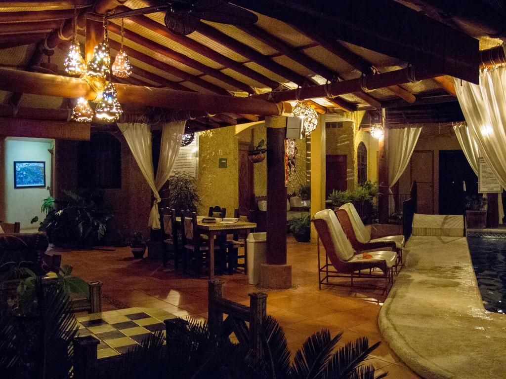 Hotel Villas Las Azucenas Zihuatanejo Exterior photo